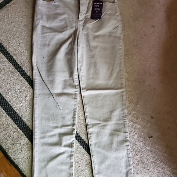 Gloria Vanderbilt Jeans - Picture 2 of 4